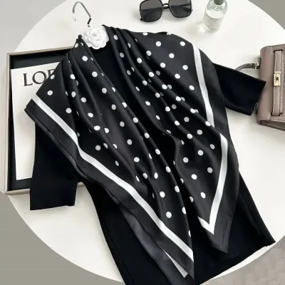 Foulard femme en chiffon à pois noirs et blancs – image 2